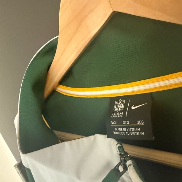 Nike Green Bay Packers 3XL light jacket in very good condition classic logo - Picture 6 of 15